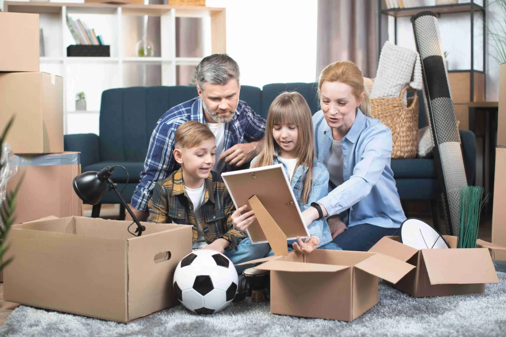 MOVE EASY. MOVE HAPPY. MOVE WITH CHEAP CHICAGO PACKERS & MOVERS.